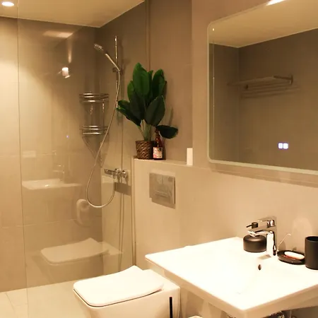 Skyresidence Luxury With & Garden View Ταλίν